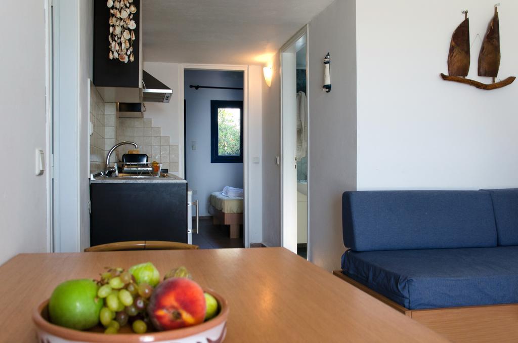 Yialos Studios-Apartments Makry Gialos  Exterior photo